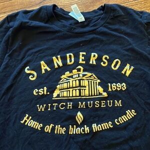 NWOT  HOCUS POCUS WITCHY TEE - SANDERSON WITCH MUSEUM-BLACK FLAME CANDLE- SIZE M